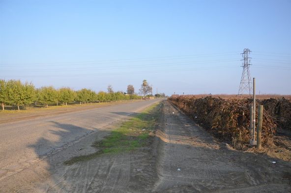 10855 E Nebraska Ave, Selma, CA 93662